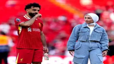 صورة إطلالات خطفت الأنظار.. محمد صلاح يحتفل بالكريسماس رفقة زوجته وبناته