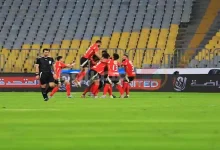 صورة “بعد واقعة بلوزداد”.. لاعبو الأهلي يحيون الجماهير عقب مباراة المصري البورسعيدي بالدوري (فيديو)