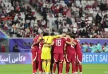 صورة “بسبب الأخطاء”.. مشادة بين لاعبي منتخب قطر وحكم مباراة الكويت (فيديو)