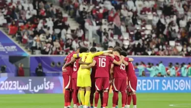 صورة “بسبب الأخطاء”.. مشادة بين لاعبي منتخب قطر وحكم مباراة الكويت (فيديو)