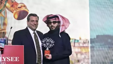 صورة بعد الرئيس الأمريكي رونالد ريجان ونيلسون مانديلا .. تركي آل الشيخ يفوز بجائزة “رجل الملاكمة” لـ 2024