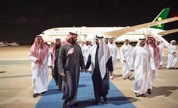 صورة رئيس الإمارات وولي العهد السعودي يبحثان العلاقات الثنائية وآخر المستجدات الإقليمية والدولية
