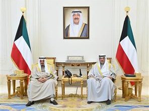 صورة سمو ولي العهد يستقبل سمو رئيس مجلس الوزراء