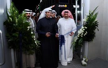 صورة وزير الشباب يفتتح استاد جابر المبارك الصباح استعدادا لاحتضان مباريات خليجي 26