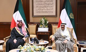 صورة سمو الأمير يستقبل الأمير تركي بن محمد بمناسبة زيارته للبلاد
