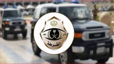 صورة شرطة الرياض تضبط شخصين عبثا بوسائل السلامة في محطة انتظار نقل عام