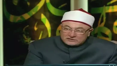 صورة هل الملائكة وصالحي الجن يصلون مع البشر؟.. الشيخ خالد الجندي يجيب