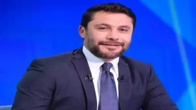 صورة هل يقصد إمام عاشور؟.. أحمد حسن مع أبوتريكة بـ تيشرت 22: فرق كبير