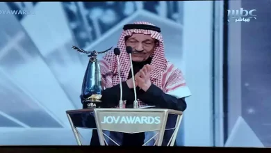 صورة تكريم المخرج السعودي عبدالله المحيسن ومنحه جائزة الإنجاز مدى الحياة بحفل Joy Awards