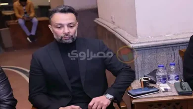 صورة وائل عبدالعزيز يوضح سبب غياب شقيقته “ياسمين” عن عزاء والدهما