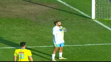 صورة “بالبالطو”.. احتفال مميز من لاعب الإسماعيلي بعد هدفه في مرمى طلائع الجيش