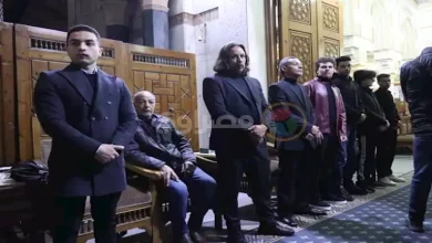 صورة بالصور| غياب نجوم الفن عن عزاء والد ألفت عمر