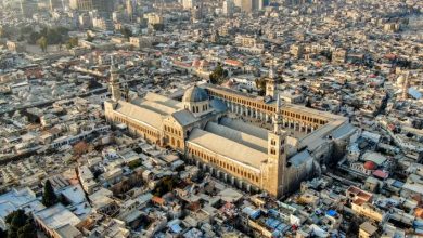 صورة | مراسل رؤيا: وفاة 3 نساء وإصابة 5 أطفال بكسور ورضوض إثر تدافع بالمسجد الأموي بدمشق