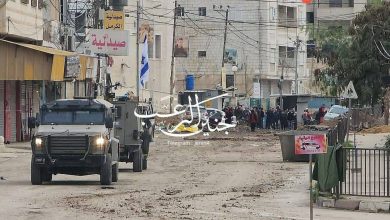 صورة رئيس بلدية جنين: الاحتلال هجر فلسطينيين من المخيم واحتجزت أطباء (فيديوهات)