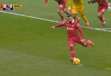 صورة كم هدف يحتاج محمد صلاح ليصبح الهداف الأجنبي التاريخي للدوري الإنجليزي؟