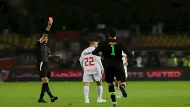 صورة طرد ناصر ماهر بمباراة الزمالك والإسماعيلي (فيديو)