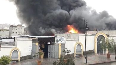 صورة حريق يأتي على سوق بني مكادة في طنجة