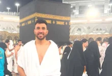 صورة “بعد الخروج من آسيا”.. محمود حسن تريزيجيه يؤدي مناسك العمرة في رمضان