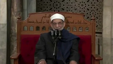 صورة درس التراويح بالجامع الأزهر: من يستعين بالله فإن الله ناصره لا محالة ولا راد لنصره