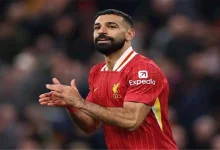 صورة جاري نيفيل يعلق على أداء محمد صلاح مع ليفربول قبل مباراة نهائي كاراباو