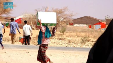 صورة مركز الملك سلمان للإغاثة يوزّع سلال غذائية في بنغلاديش ومحافظتي سول وسناغ بالصومال