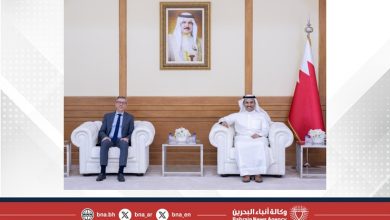 صورة وزير الإعلام يستقبل رئيس المدرسة الفرنسية للإنتاج السمعي البصري ويشيد بعمق العلاقات البحرينية الفرنسية في المجال الإعلامي والثقافي