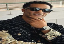 صورة رد فعل محمد رمضان بعد إلقاء معجب بجواز سفره المصري على المسرح بأمريكا..ماذا حدث؟