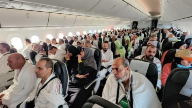 صورة مغادرة الدفعة الأولى من حجاج المحافظات الشمالية إلى السعودية