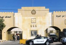 صورة | “أمن الدولة” تصدر أحكامًا بالسجن 20 عامًا بحق 4 متهمين في قضايا حيازة متفجرات وأسلحة
