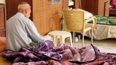 صورة تقرير وزاري ينبه إلى مخاطر انكماش الأسرة وتقلص دورها في رعاية المسنين
