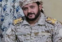 صورة عائلة الضابط اليمني المغدور به في مصر ''حسن بن جلال'' تعبر عن استيائها ورفضها الشديد للحكم الصادر بتخفيف عقوبة القاتل وتطالب بتحقيق العدالة (بيان)