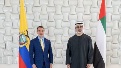صورة خالد بن محمد بن زايد ورئيس الإكوادور يبحثان تعزيز العلاقات الثنائية