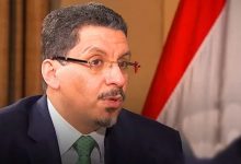 صورة أحمد بن مبارك يوجه ضربة موجعة للمجلس الرئاسي.. رئيس الوزراء يضع الرئاسة في وضع قانوني صعب .. تفاصيل