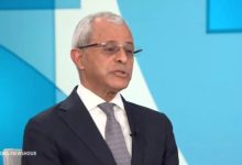صورة مسئول يمني يكشف عن تحركات واتصالات مع واشنطن وماذا طلبت الحكومة لشن هجوم بري محتمل