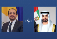 صورة رئيس الدولة يتلقى اتصالاً هاتفياً من الرئيس القبرصي