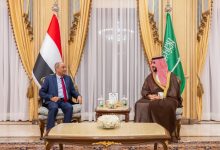صورة الأمير خالد بن سلمان يتحدث عن لقائه برئيس الحكومة اليمنية والأخير يبحث عن الدعم المطلوب ويضع عليه أولويات حكومته
