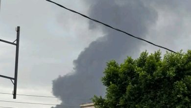 صورة عاجل: عدوان اسرائيلي يستهدف مطار صنعاء ومصنع اسمنت عمران