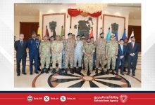 صورة قائد وحدة العمليات الخاصة يستقبل وفدا من جامعة الدفاع الوطني الباكستاني