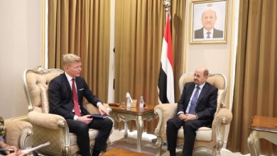 صورة الحكومة اليمنية تطالب الأمم المتحدة والمجتمع الدولي بإعادة النظر في أسلوب تعاطيه مع جماعة الحوثي
