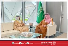 صورة المستشار الخاص لخادم الحرمين الشريفين رئيس مجلس أمناء مكتبة الملك فهد الوطنية يستقبل سفير مملكة البحرين لدى المملكة العربية السعودية