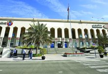 صورة امرأة ترفض رد 6000 درهم حولها موظف إلى حسابها بالخطأ
