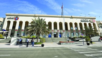 صورة امرأة ترفض رد 6000 درهم حولها موظف إلى حسابها بالخطأ