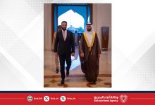 صورة سمو الشيخ ناصر بن حمد آل خليفة ممثل جلالة الملك للأعمال الإنسانية وشؤون الشباب مستشار الأمن الوطني في مقدمة مودعي فخامة الرئيس السوري