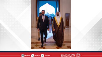 صورة سمو الشيخ ناصر بن حمد آل خليفة ممثل جلالة الملك للأعمال الإنسانية وشؤون الشباب مستشار الأمن الوطني في مقدمة مودعي فخامة الرئيس السوري