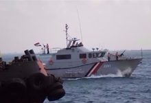 صورة مهربو الأسلحة للحوثيين عبر البحر يقعون في يد أجهزة الأمن .. عملية أمنية خارج المياه الإقليمية بتنسيق استخباراتي