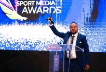 صورة عصام الكمالي يُهدي اليمن أول تتويج عالمي في جوائز الصحافة الرياضية