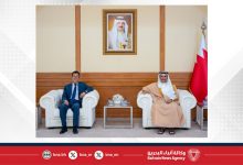 صورة وزير الإعلام يستقبل سفير جمهورية الصين الشعبية لدى مملكة البحرين