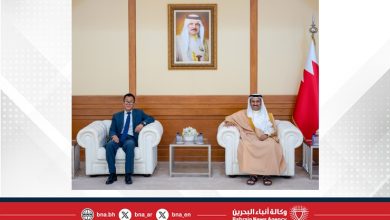 صورة وزير الإعلام يستقبل سفير جمهورية الصين الشعبية لدى مملكة البحرين