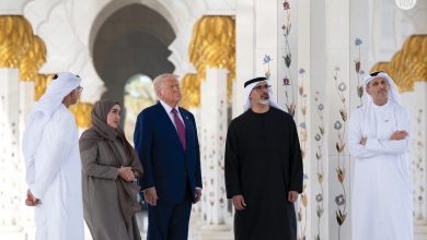صورة يرافقه خالد بن محمد بن زايد.. ترامب يزور جامع الشيخ زايد الكبير في أبوظبي