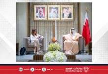 صورة وزير المالية والاقتصاد الوطني يؤكد على الشراكة الإستراتيجية المتميزة التي تجمع مملكة البحرين والمملكة المتحدة